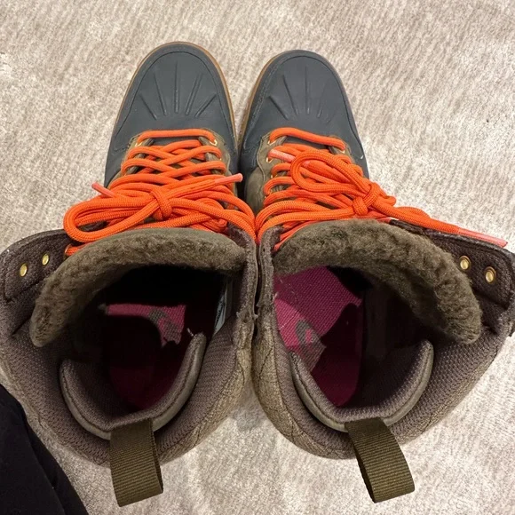 Nike Women's Lace-Up Boots in Olive and Orange - Picture 4 of 10